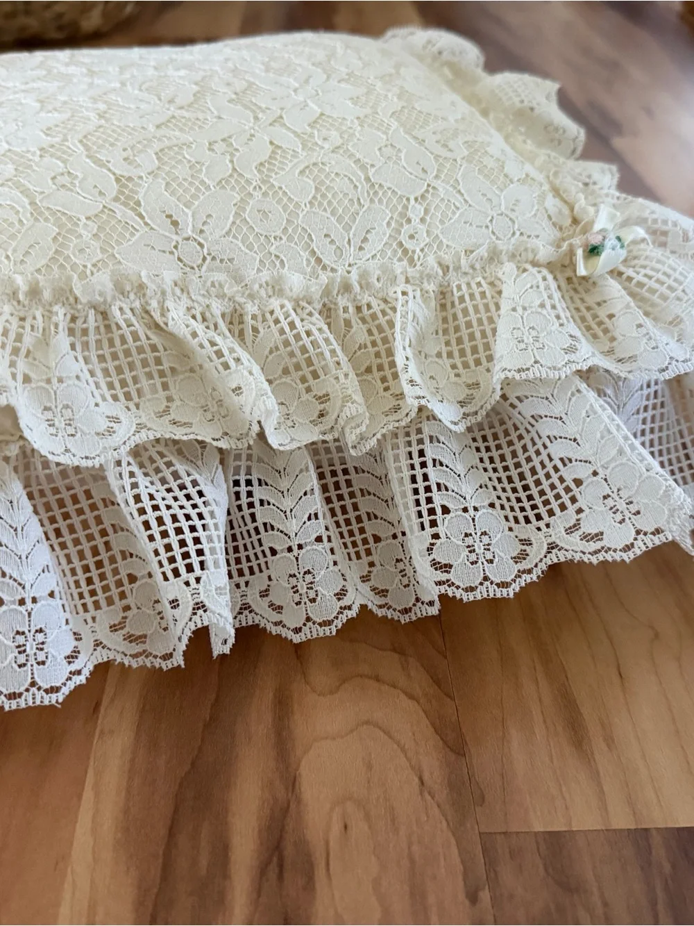 N/A elegant cream